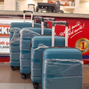 TRAVELING BAG